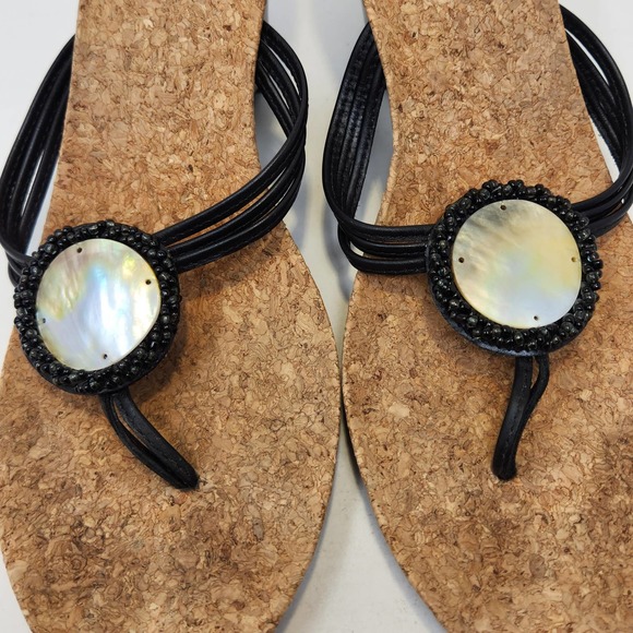 Kenneth Cole Reaction Black Leather Wedge Thong Sandals 9M Shell Beaded Cork Bed - Picture 4 of 9